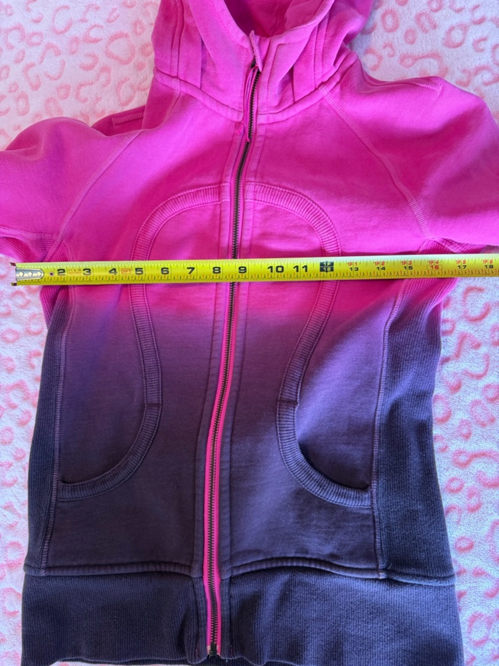 Lululemon Fantastic Condition Special Edition
Scuba Hoodie Women’s Size: 4 - Picture 6 of 8